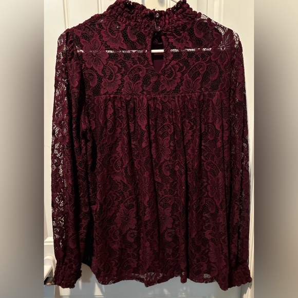 Cable & Gauge size large woman’s top - Picture 5 of 8